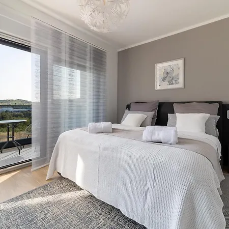 Appartement Lakeside Elegance 5 Bdr Balatonberény