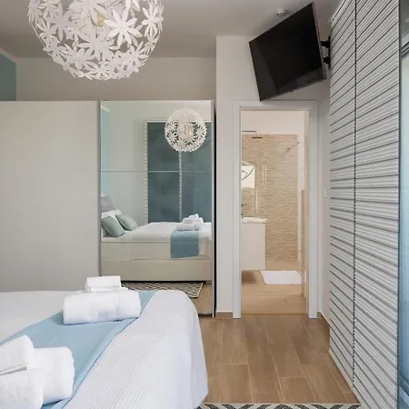 Daire Lakeside Elegance 5 Bdr