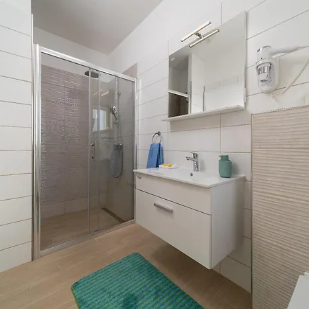 Lakeside Elegance 5 Bdr * Balatonbereny