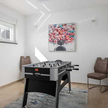 Daire Lakeside Elegance 5 Bdr