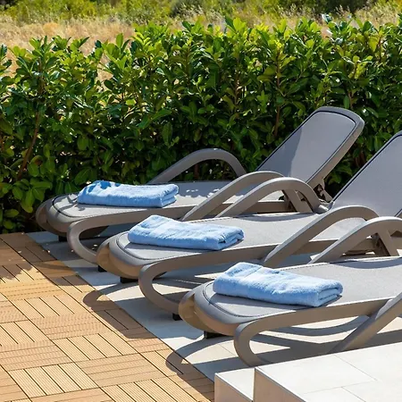 Lakeside Elegance 5 Bdr Balatonbereny